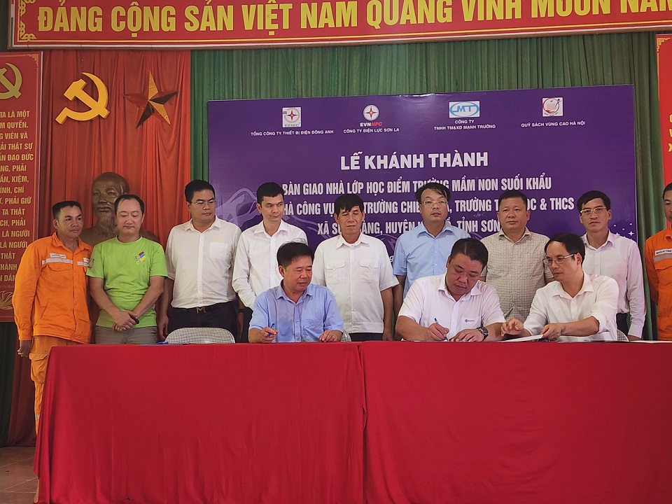 PC Sơn La: Bàn giao nhà lớp học và nhà công vụ giáo viên tại xã Suối Bàng